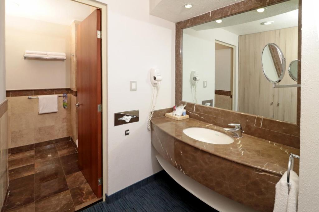 Holiday Inn Express San Luis Potosí by IHG photo 2