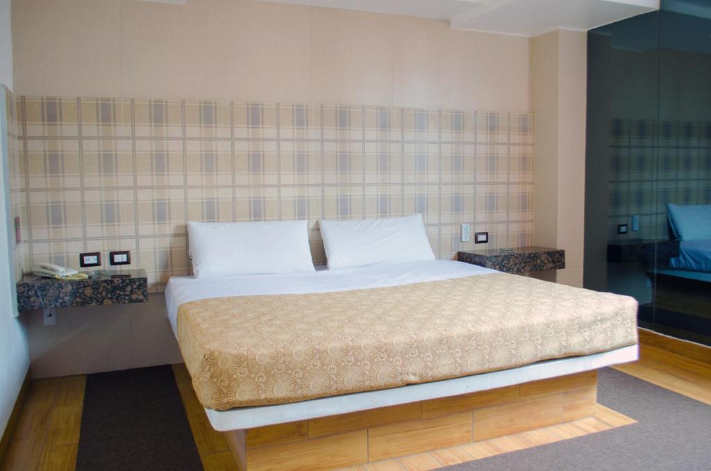 Hotel Santa Cruz photo 2