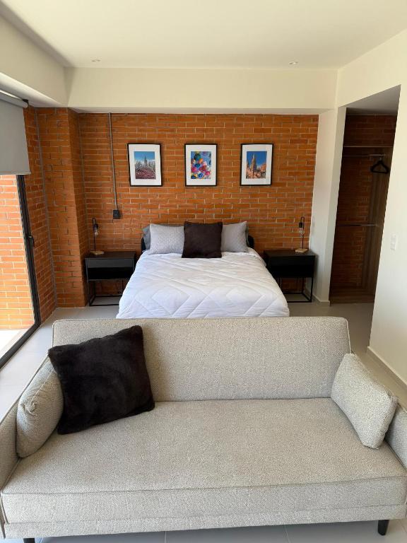 Stylish New Loft in Financial Zone and Downtown photo 2