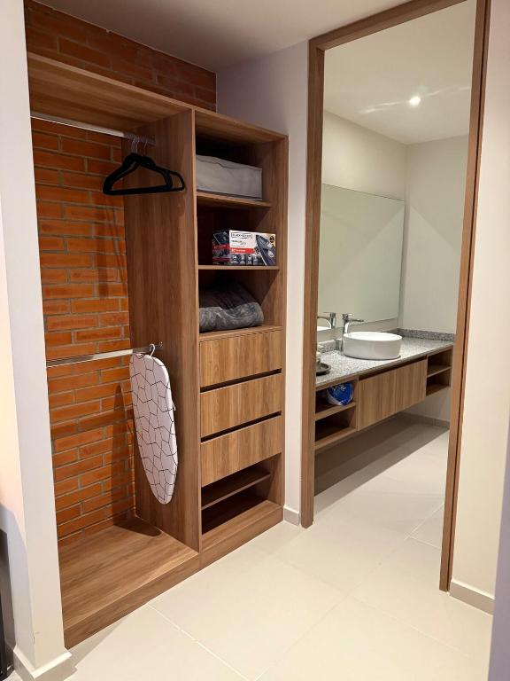 Stylish New Loft in Financial Zone and Downtown photo 3