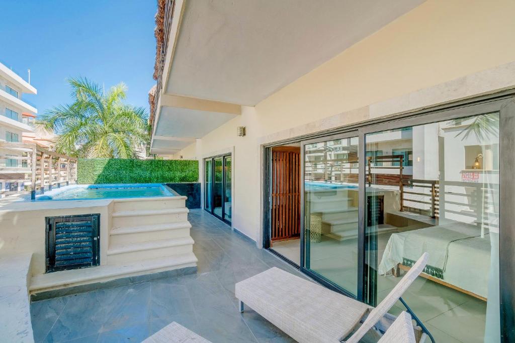 Aldea Thai Tropical Oasis Steps to the Beach photo 3