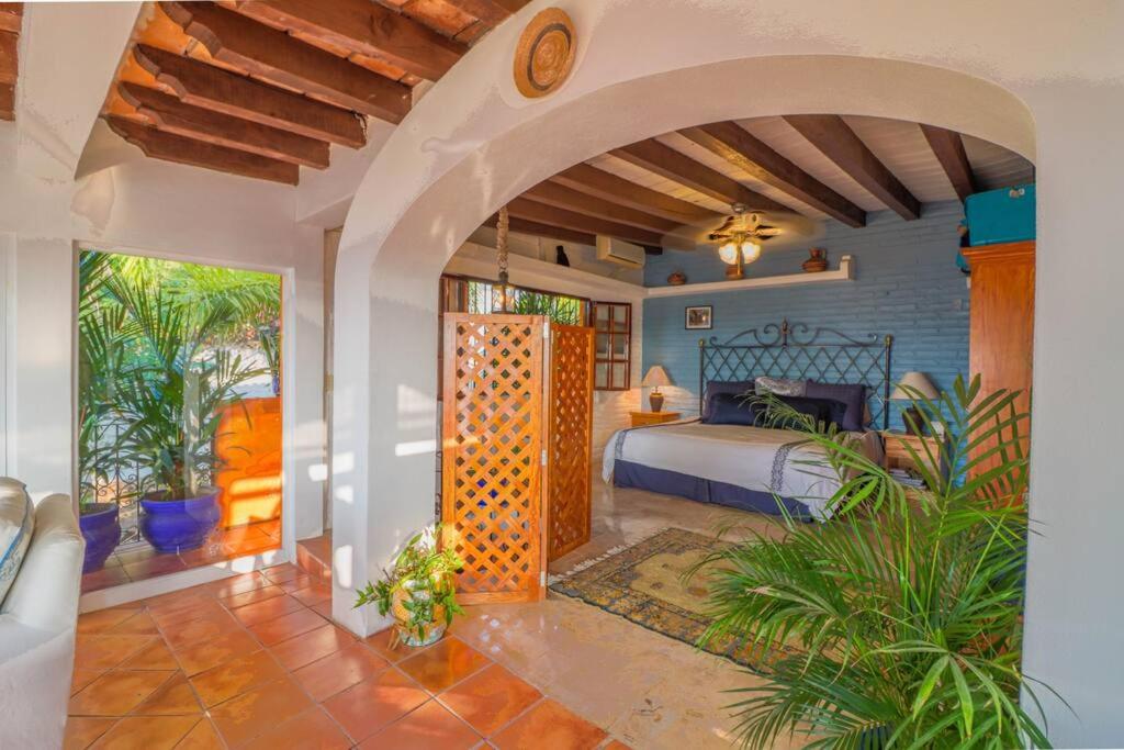 Studio La Vista - Ocean and Cathedral Views photo 2