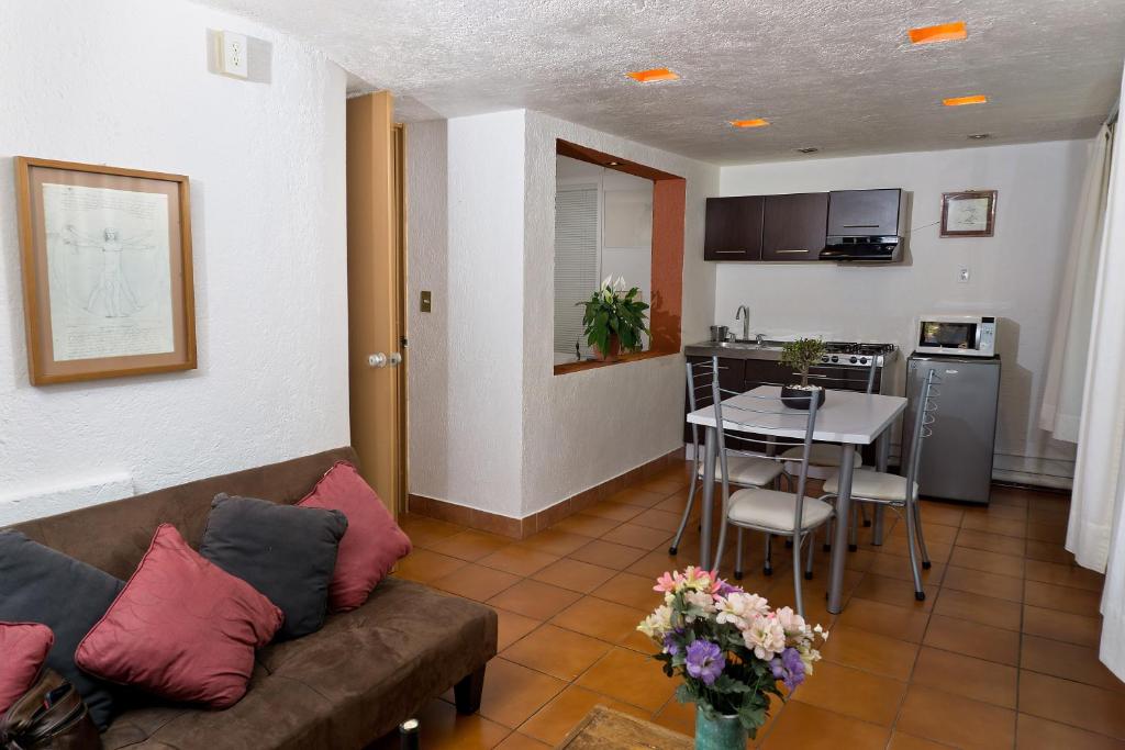 Suite 4A — photo 1