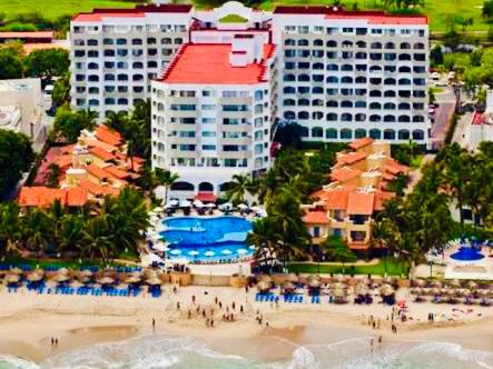 VILLA PARA 5P 4A 1M dentro del Hotel a un lado del Krystal IXTAPA Con Playa WiFi — photo 1