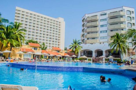 VILLA PARA 5P 4A 1M dentro del Hotel a un lado del Krystal IXTAPA Con Playa WiFi photo 2