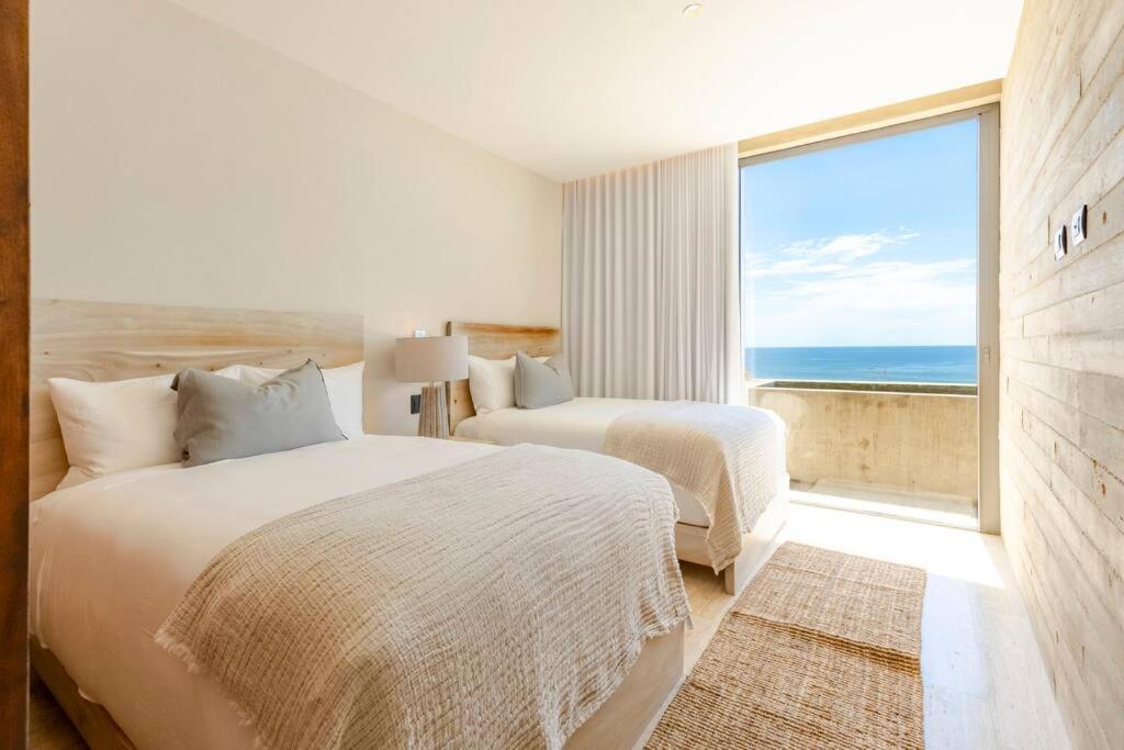 Stunning Oceanview Condo photo 2