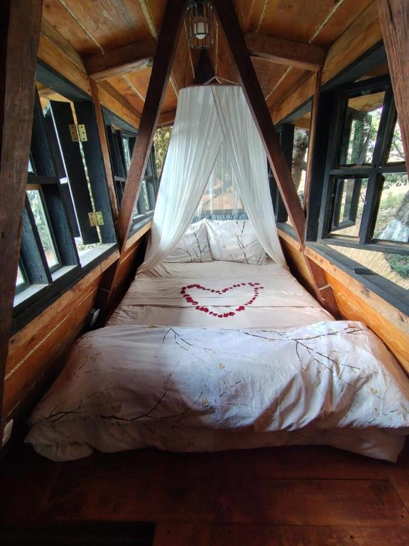 Romantic and private wooden cabin photo 2