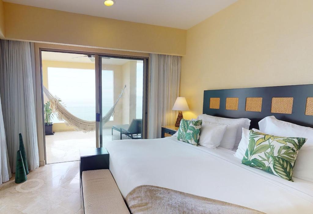 Deluxe Room at Garza Blanca Puerto Vallarta photo 2