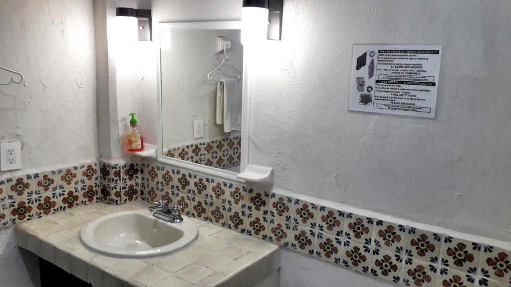 Solimar Inn Suites photo 3