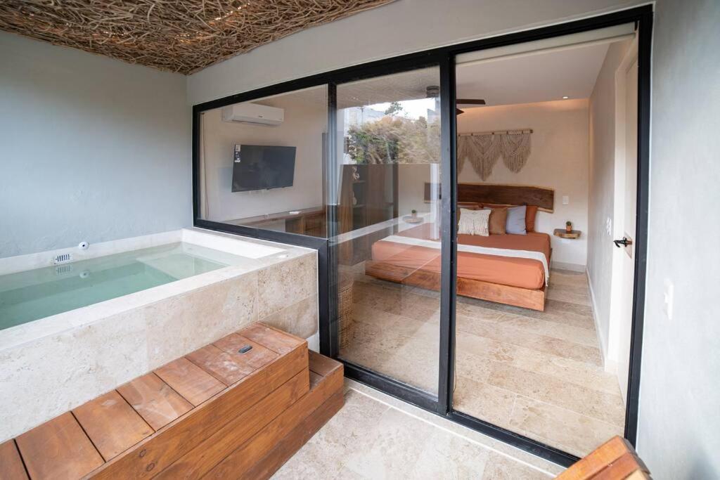 Tequila Sunrise103 plunge pool Beach Access photo 2