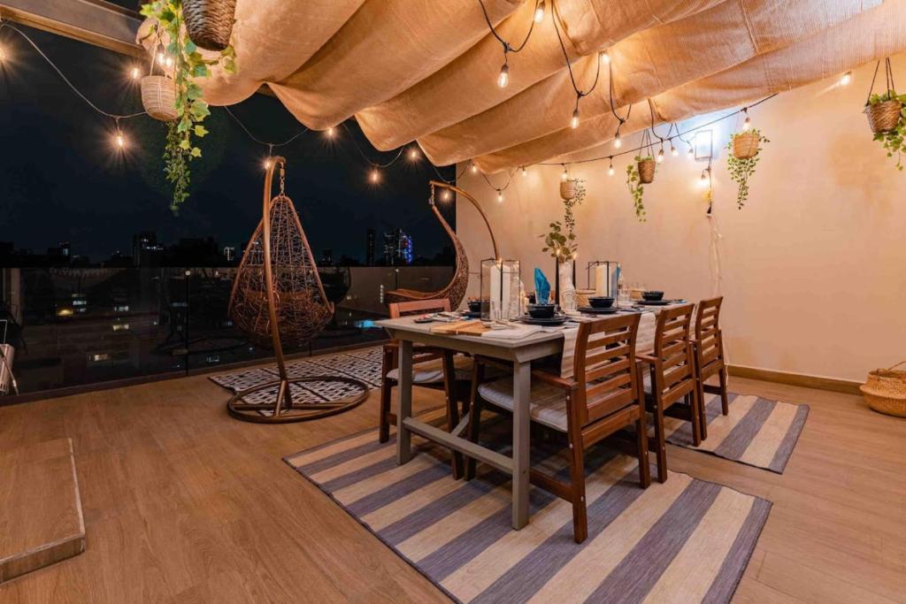 Stylish 3-Level Penthouse with Private Rooftop photo 2