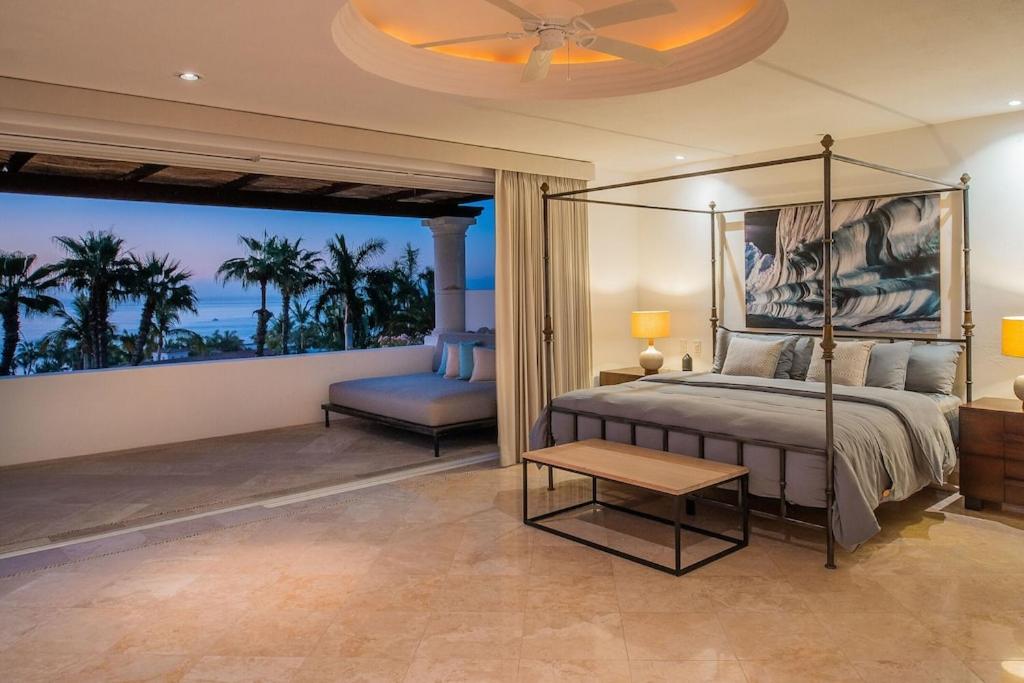 Stunning 6bd Villa in Palmilla! Fully Staffed w Chauffeur and Yacht included! photo 2