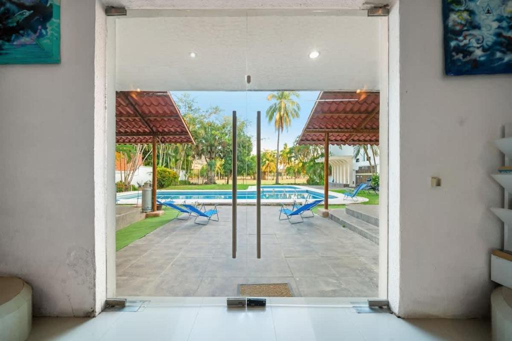 Tranquilo - Private Pool Near Beach Sleeps 16 photo 2