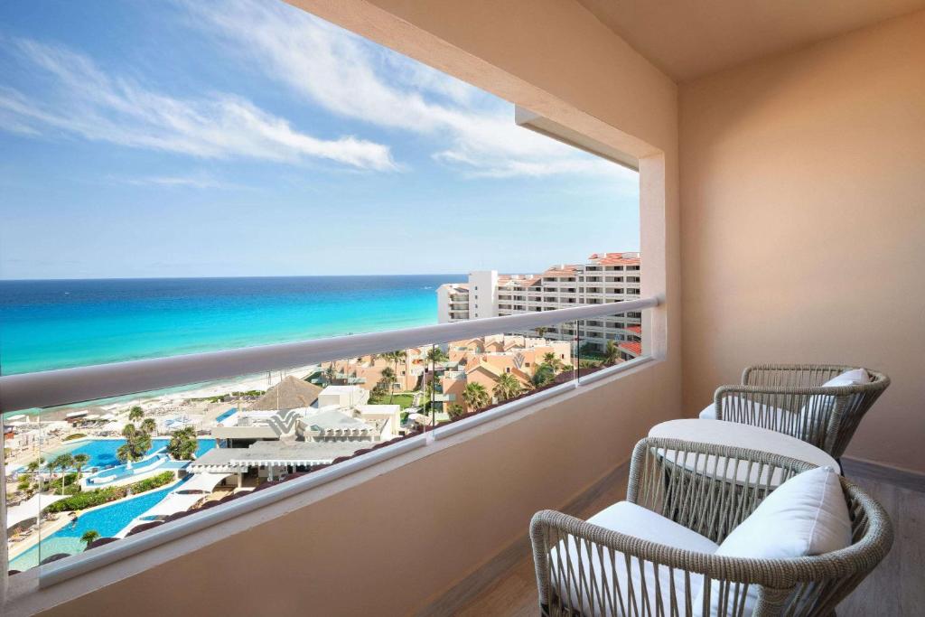Wyndham Grand Cancun All Inclusive Resort & Villas — photo 1