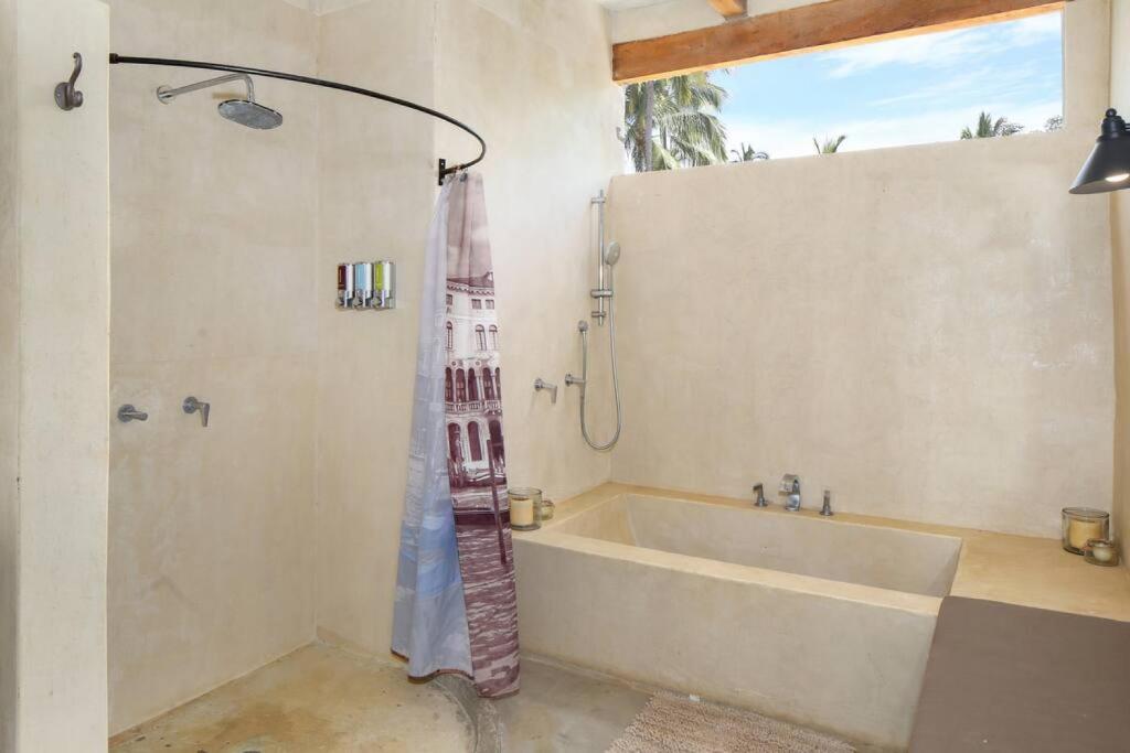 Tocayo Vista 3 bd 3BR Beachfront Townhome With Penthouse Master Suite photo 3