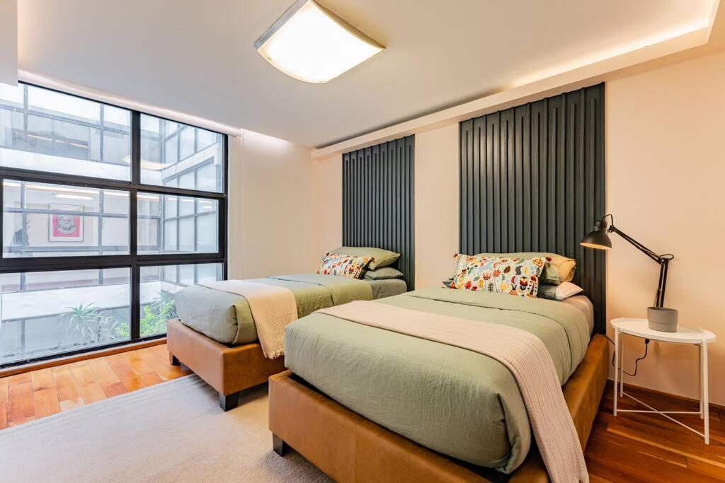 Stylish apartment with private roof top & jacuzzi photo 2