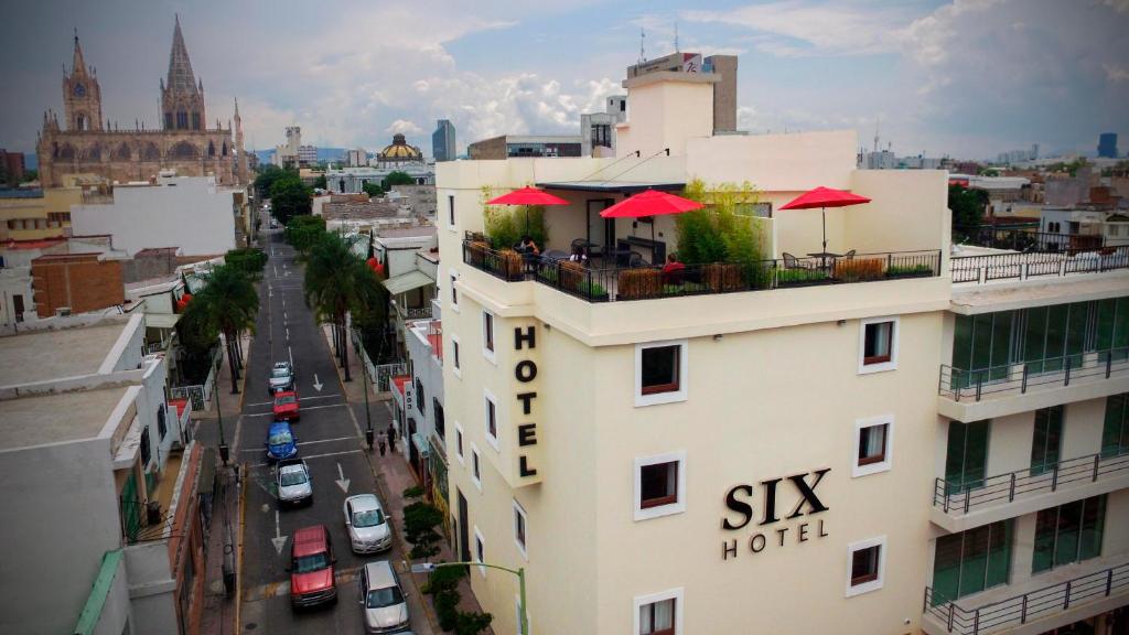 Six Hotel Guadalajara Expiatorio — photo 1