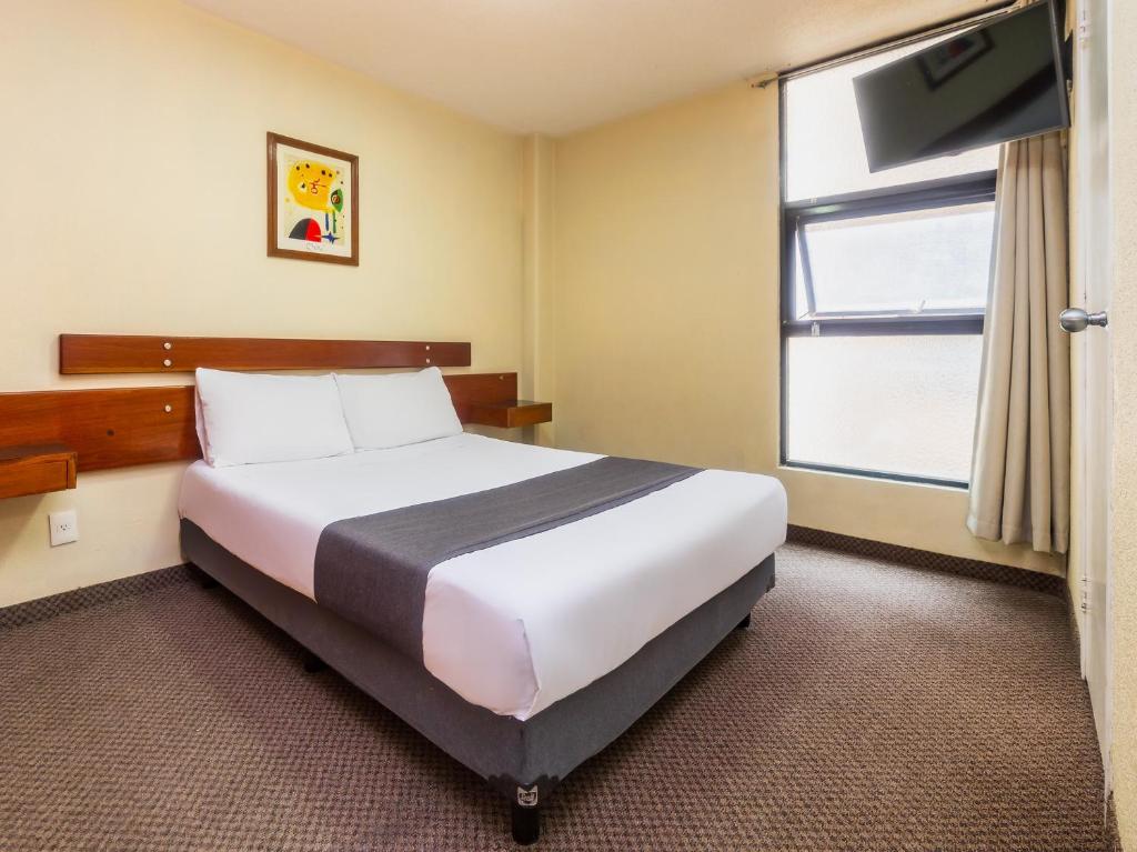 Capital O Hotel Suites Marne photo 2