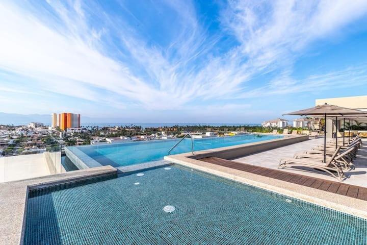Roma Encore Modern Condo Versalles 104 — photo 1
