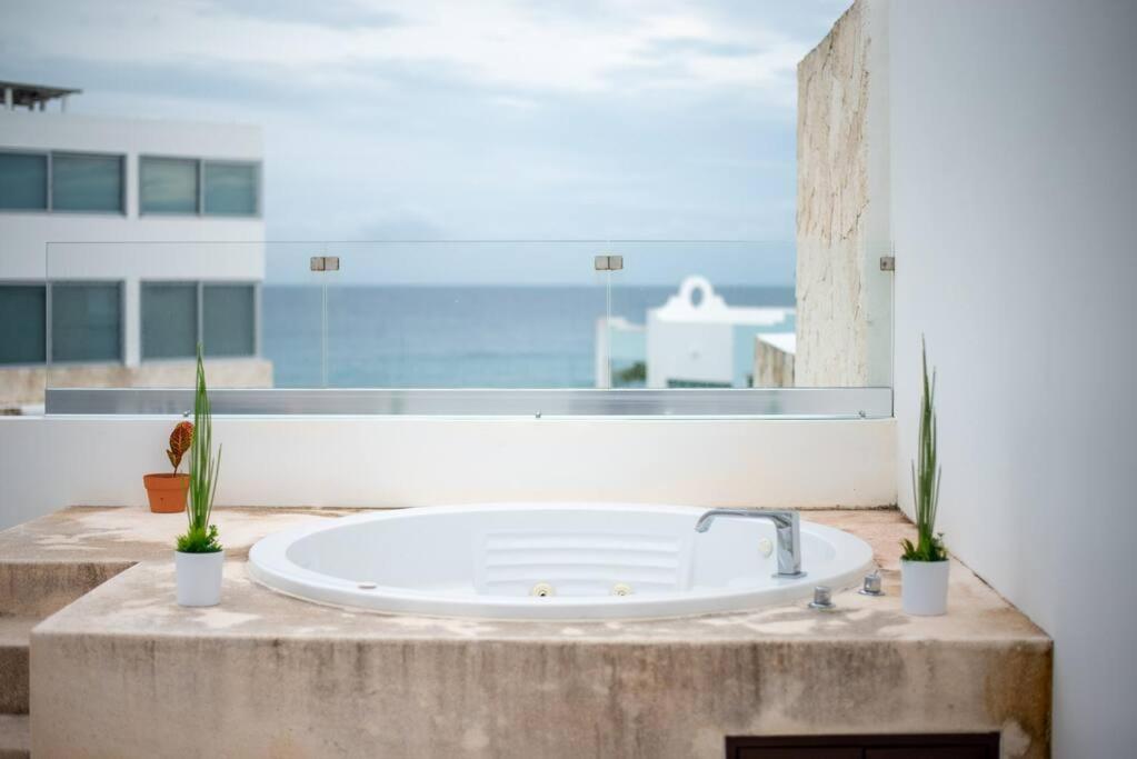 Oceanfront Seahorse Private Rooftop Terrace With Hot Tub Beach Access 11 Pools photo 3
