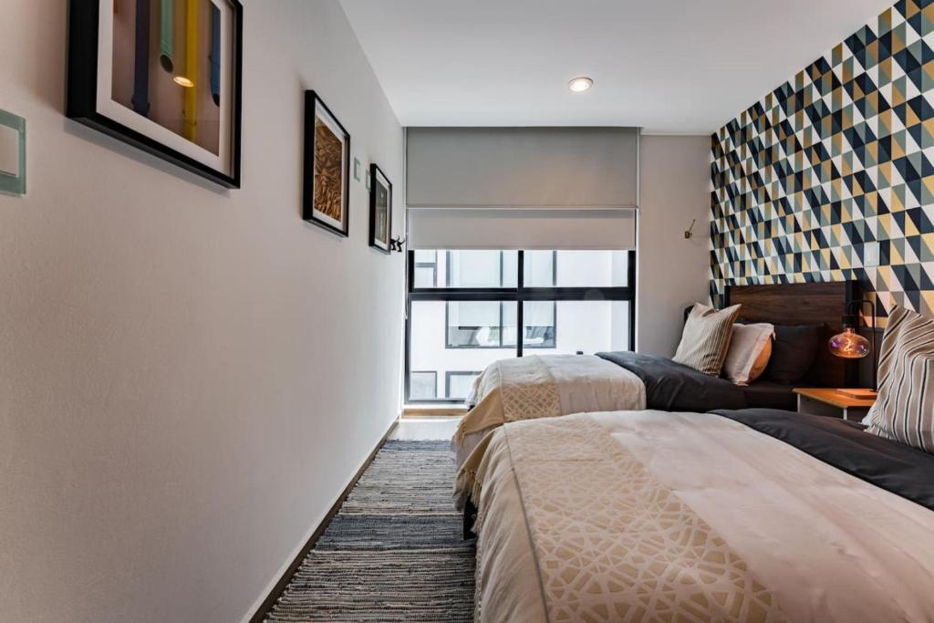 Stylish Polanco Stay Best for Groups with Workspace photo 2