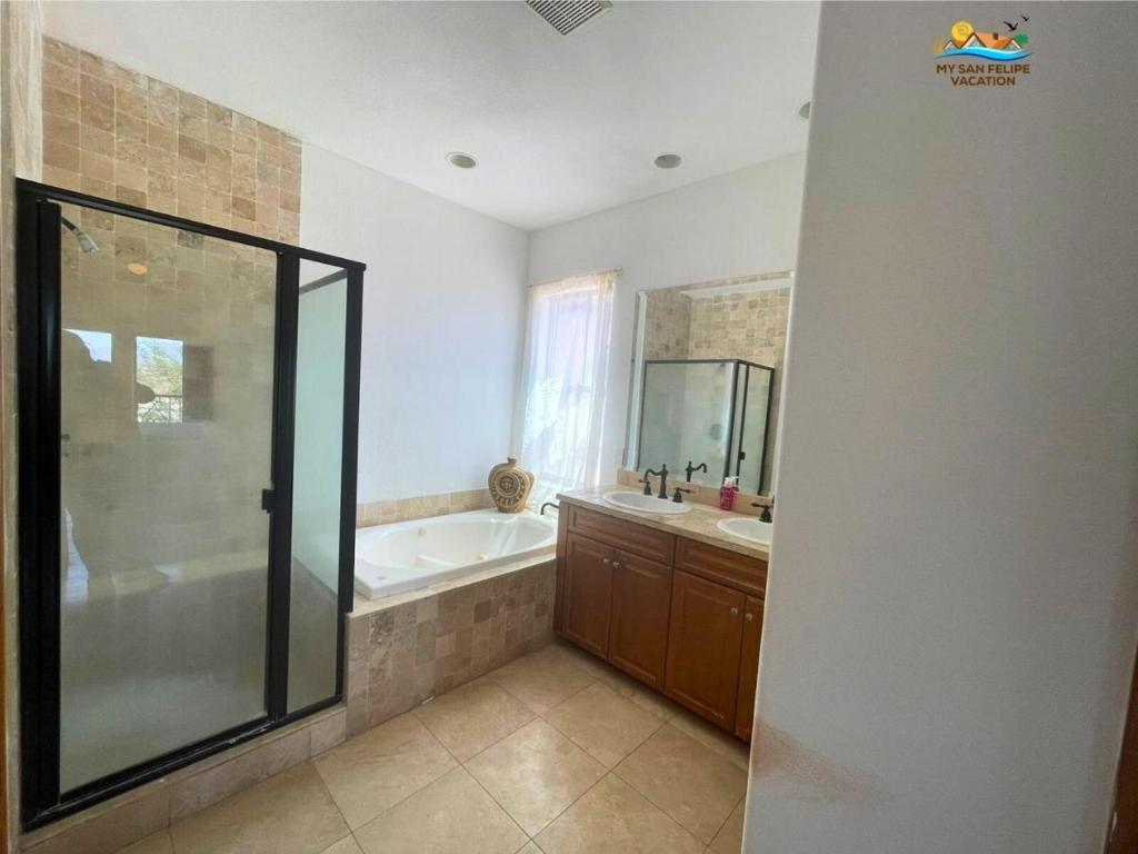 San Felipe Luxurious 3-Bedroom Condo 11-3 with Pool Access photo 3
