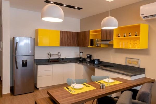 Yellow Condo photo 2