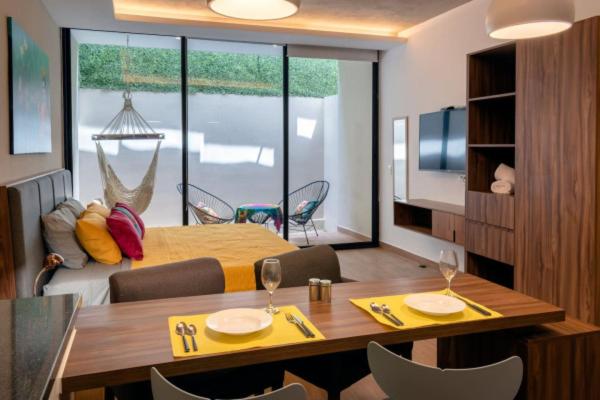 Yellow Condo photo 3