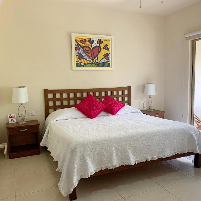 Spacious Penthouse with private rooftop & jacuzzi photo 2
