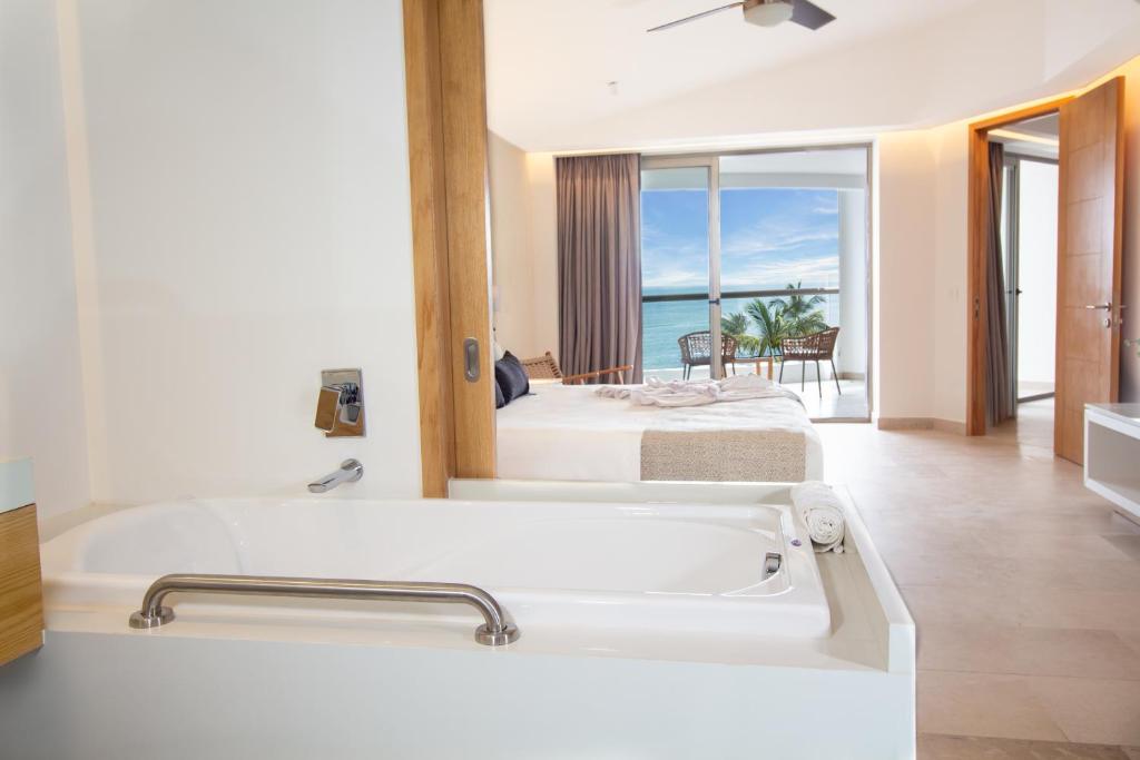 Sunset Plaza Beach Resort Puerto Vallarta All Inclusive photo 2