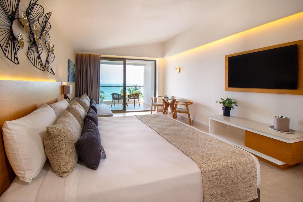 Sunset Plaza Beach Resort Puerto Vallarta All Inclusive photo 3