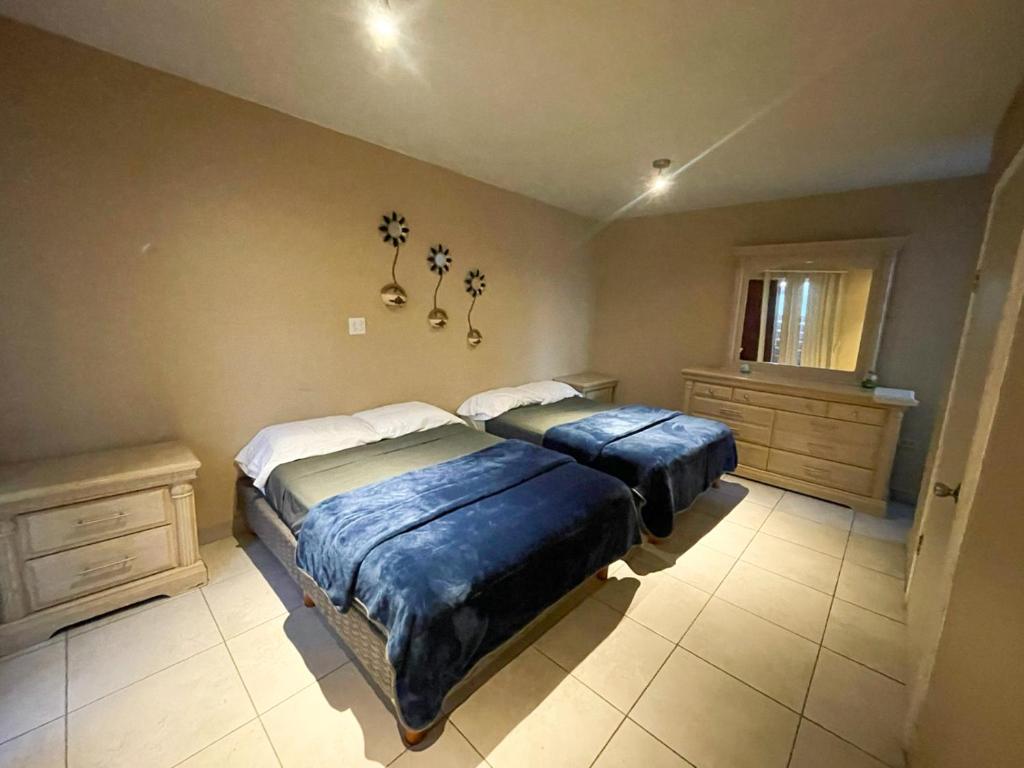 Spacious Rooftop House w/ King Bed photo 2