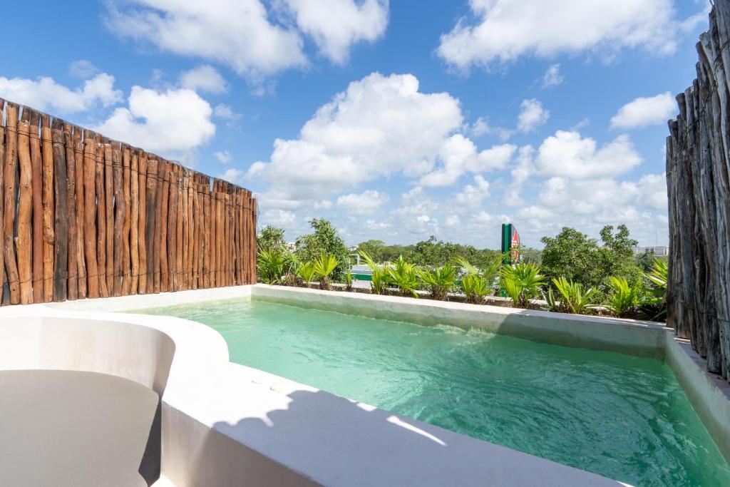 Sapphire - 2 floors condo with private roof and pool & beach club access photo 2