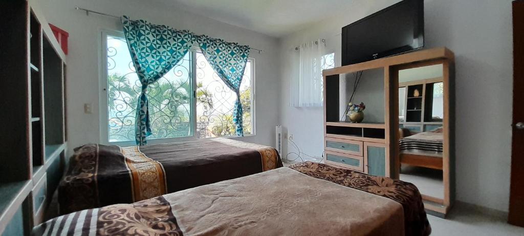 Casa con alberca privada y agradable jardín photo 2