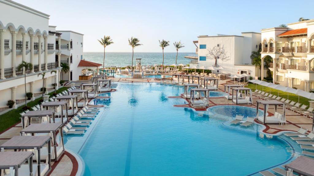 Hyatt Vivid Playa Del Carmen All-Inclusive Adult Only Resort photo 2