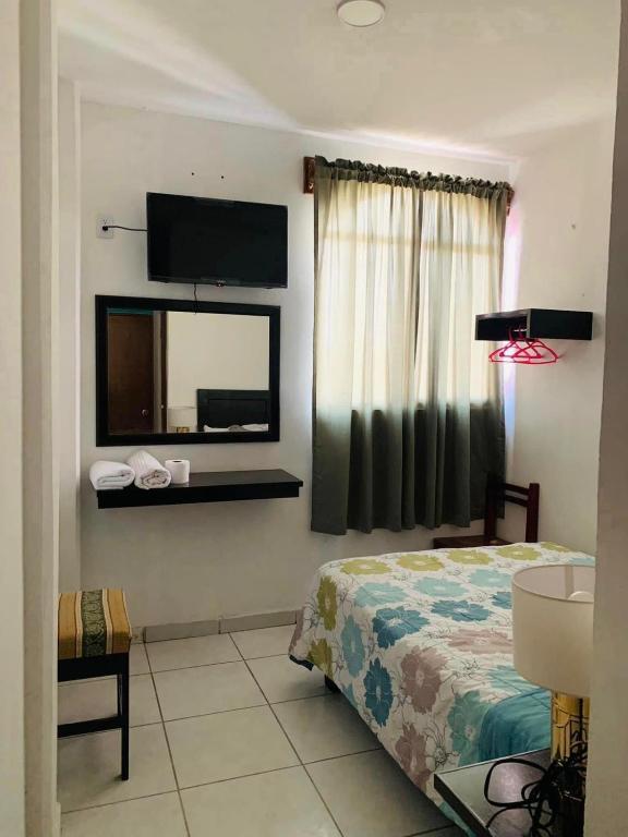 Hotel Pink TH photo 2