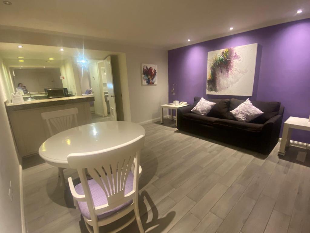 Rose Hotel photo 3