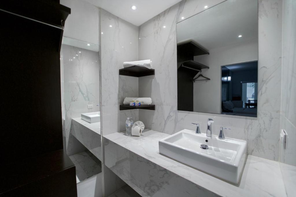 Stay Inn Hotels photo 3