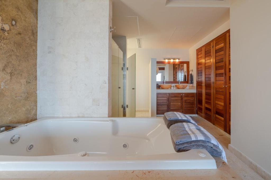 Shama Apartment beach front photo 3