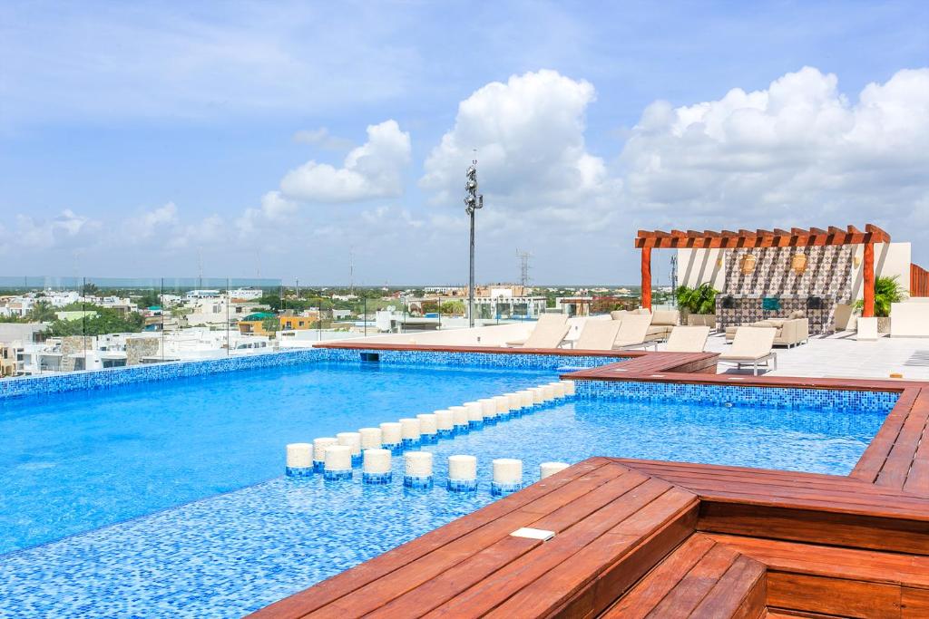 Stunning Marea with Stellar Oceanview Rooftop Pool!