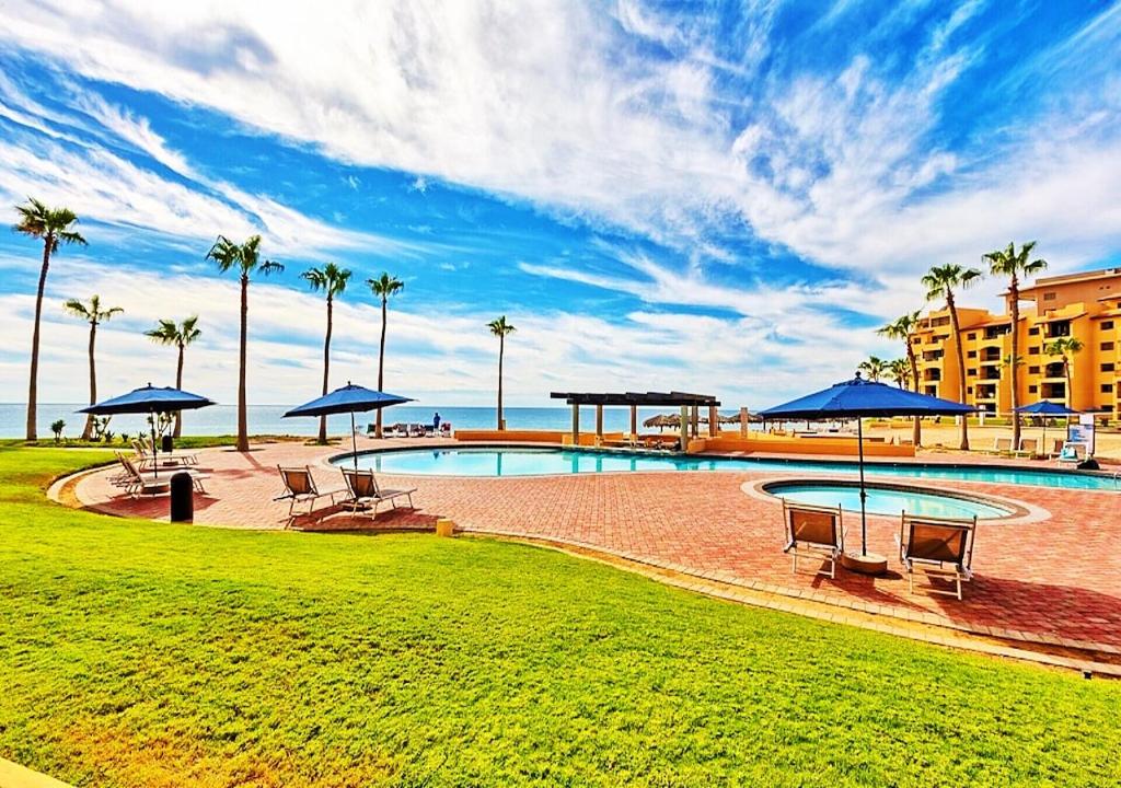 Ground Floor 1BR Beachfront - Steps to Pool - Princesa E104 - BeachBumCondos — photo 1
