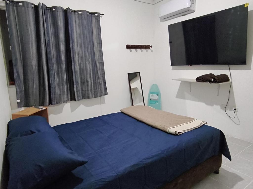 White apartment photo 2