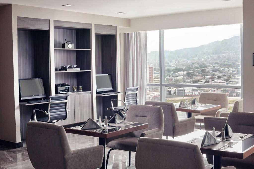Wyndham Monterrey Ambassador Centro photo 3