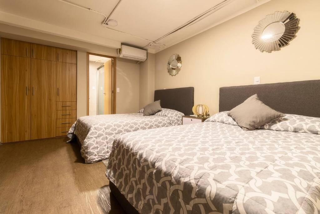 101 Lovely 2Bdrm 2bath apt AC Rooftop photo 2