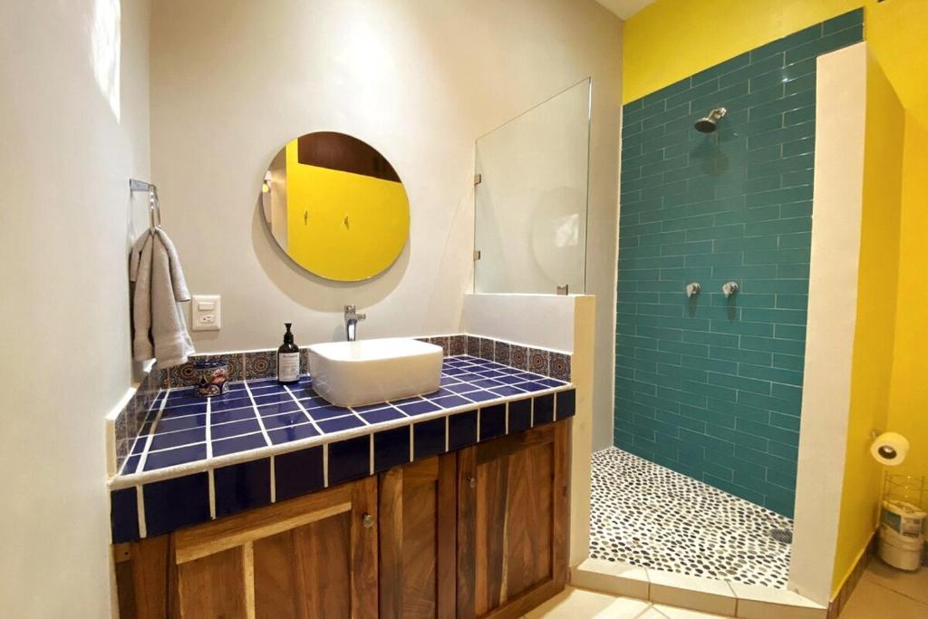 Spectacular 2BR with amazing rooftop patio and ocean views photo 3