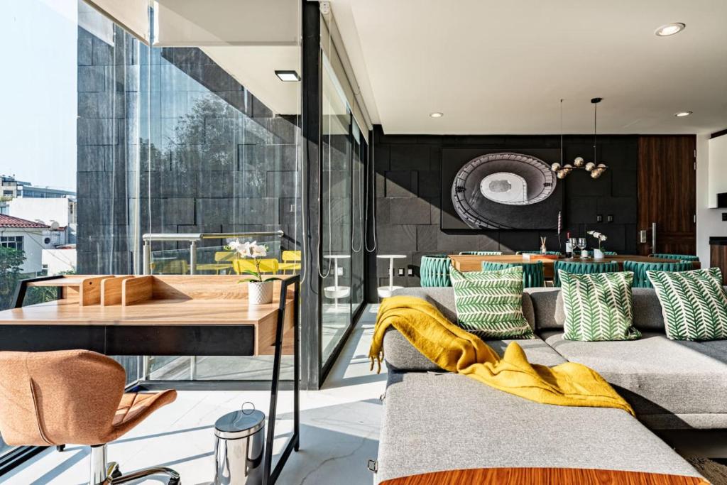 Stylish 2 Apartment Oasis with Private Balconies photo 3