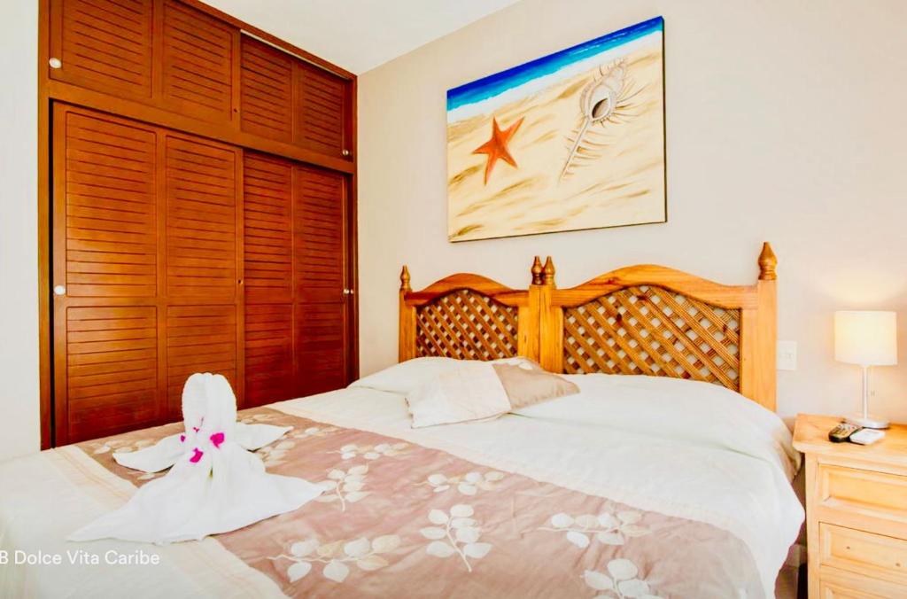 Superior Comfort Room With Swimming Pool Air Conditioning and Parking photo 2