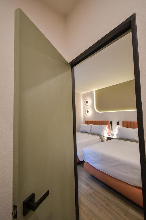 Expo Satelite 2750 Hotel & Suites photo 3