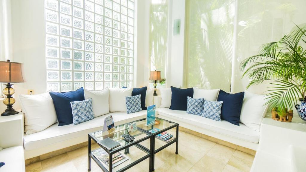 Royal Palms 5 condo photo 3
