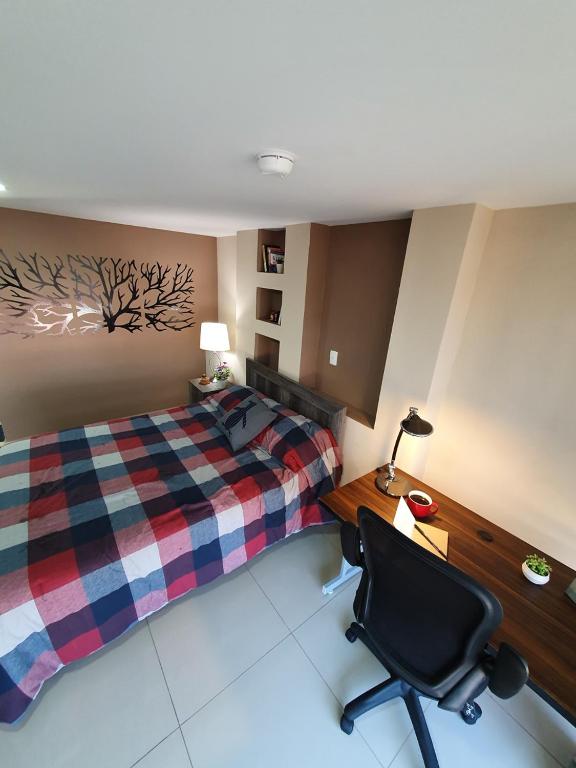 S01 SUITE KING SIZE Premium Frente al TEC CEM con Cocineta WiFi Balcón Parking Terraza — photo 1